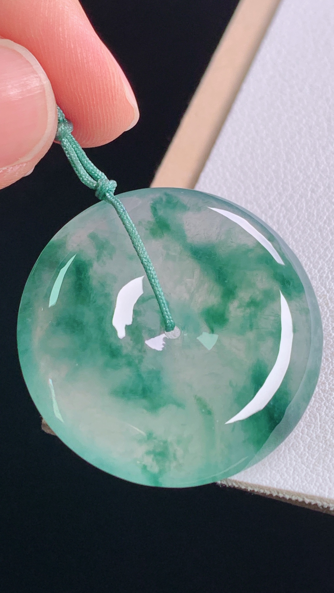 冰飘花平安扣 花色灵动，胶感十足，无裂 尺寸:31.0-5.8mm