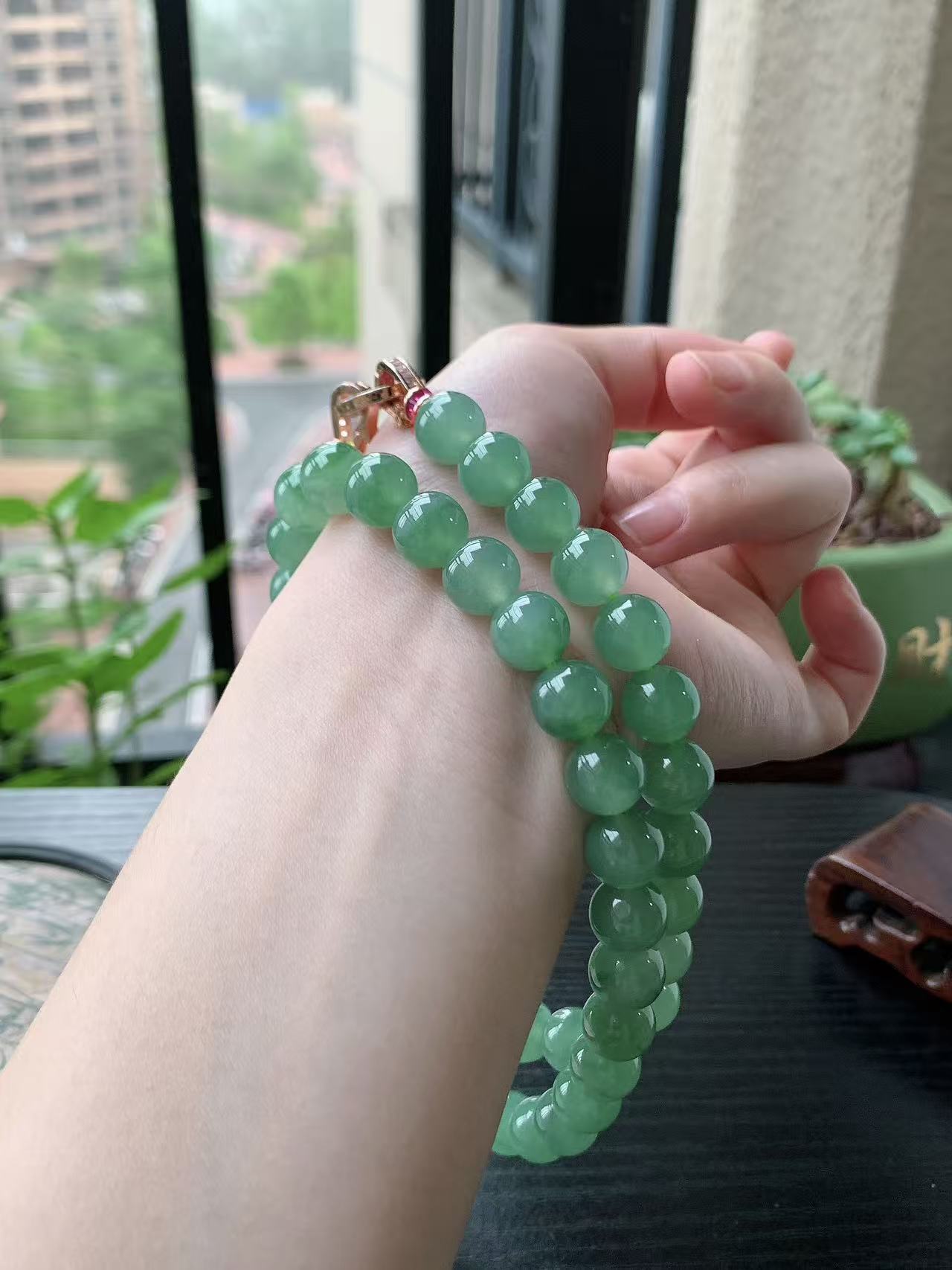 老坑冰种胶感甜绿圆珠项链 裸石尺寸:10.5mm