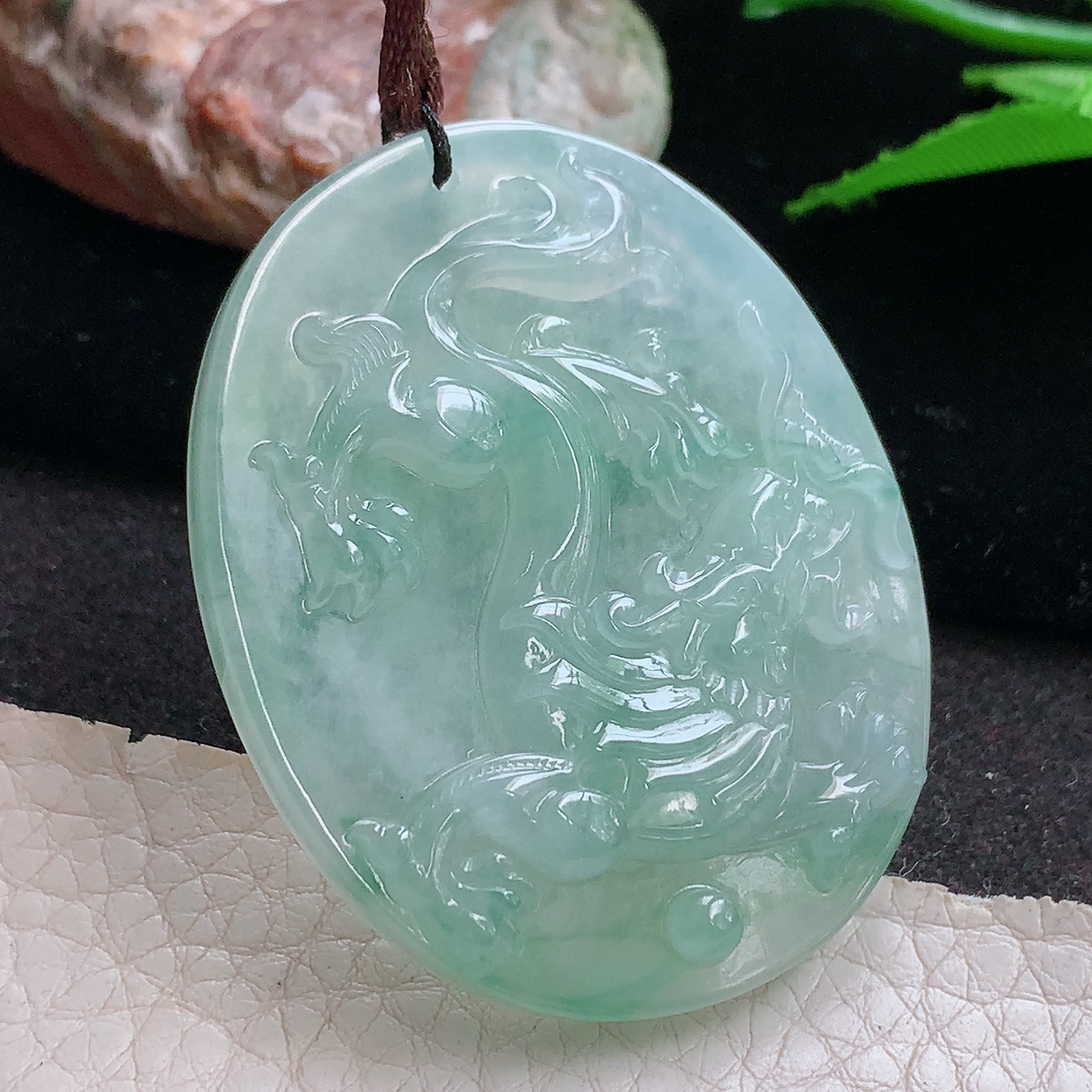bg实拍49.6*39.8*8缅甸翡翠a货精雕冰浅绿生意兴隆 龙行天下玉吊坠 玉挂件
