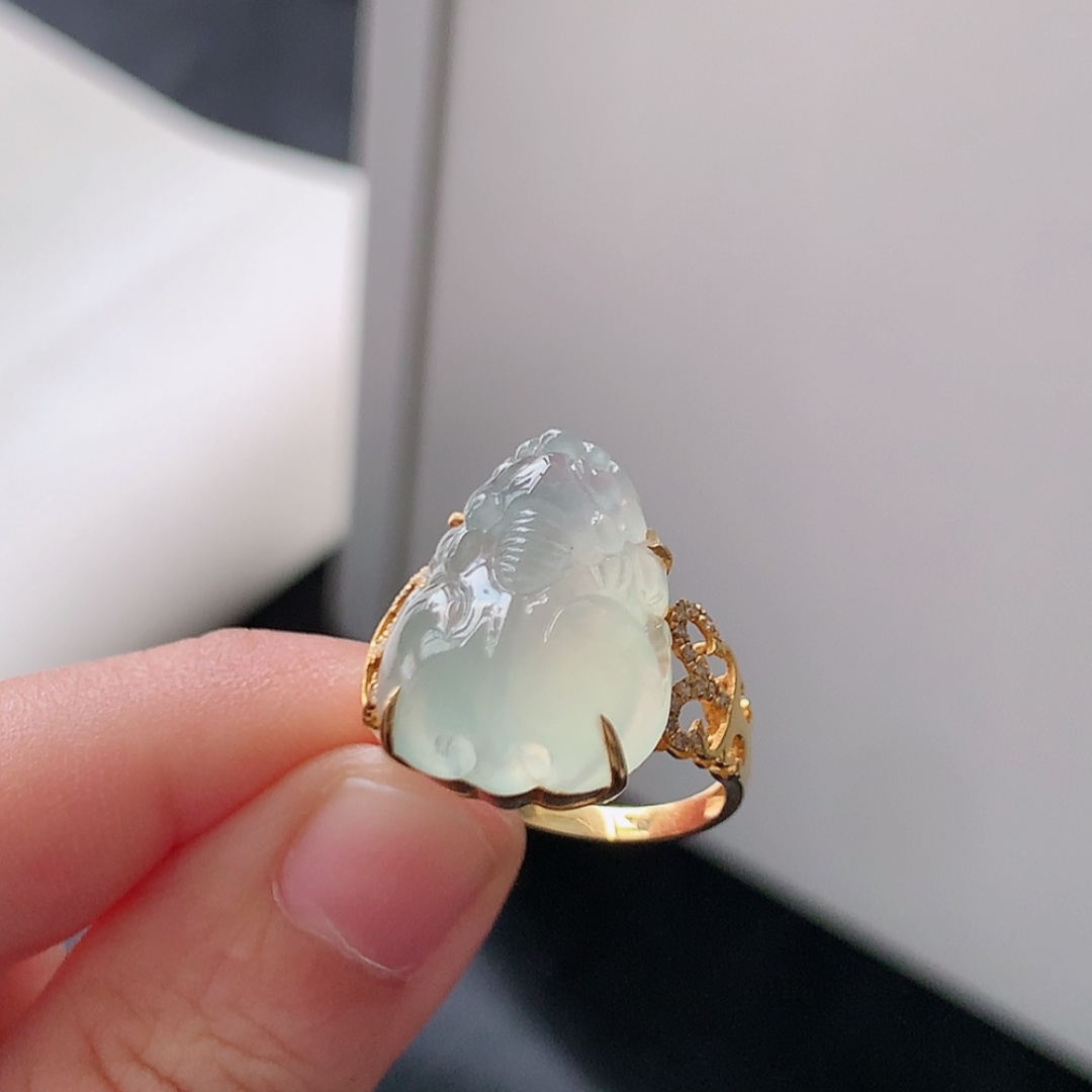 高冰貔貅女戒   水润起光感  无裂饱满   上手优雅时尚 货号28530，17.3-13.7-4.8