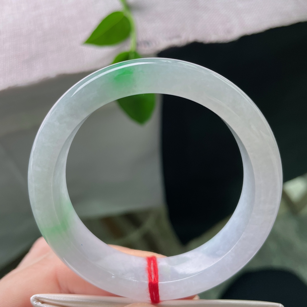 52.6/13.8/8，白底青正圈，宽边大气，水润，清丽脱俗，显贵气，有纹，ss53812a