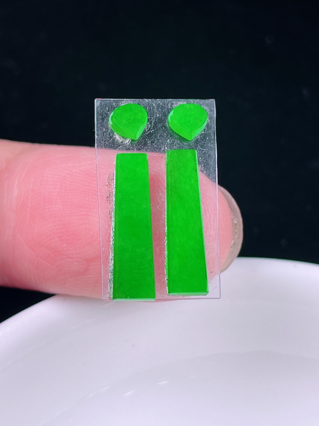 ️冰绿耳坠，老种起光，细底通透，尺寸：15.6/4/2.5mm0601
