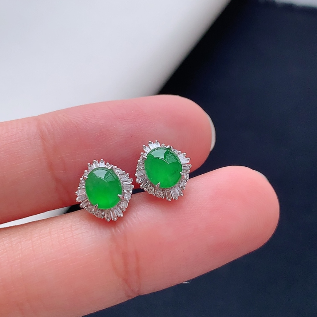 冰阳绿耳钉 色系温婉 饱满圆润，佩戴精致时尚 货号28425，5.9-5.2-1.3