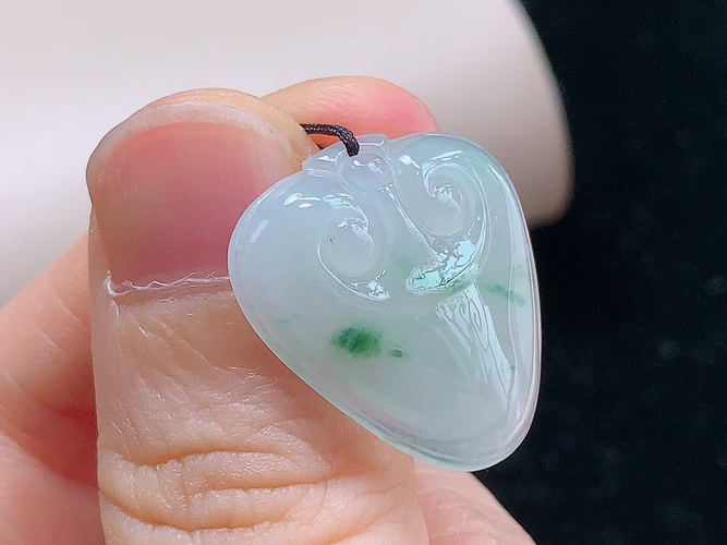 ️ 如意锁，尺寸21.4-19.8-4.1mm，包A附证书