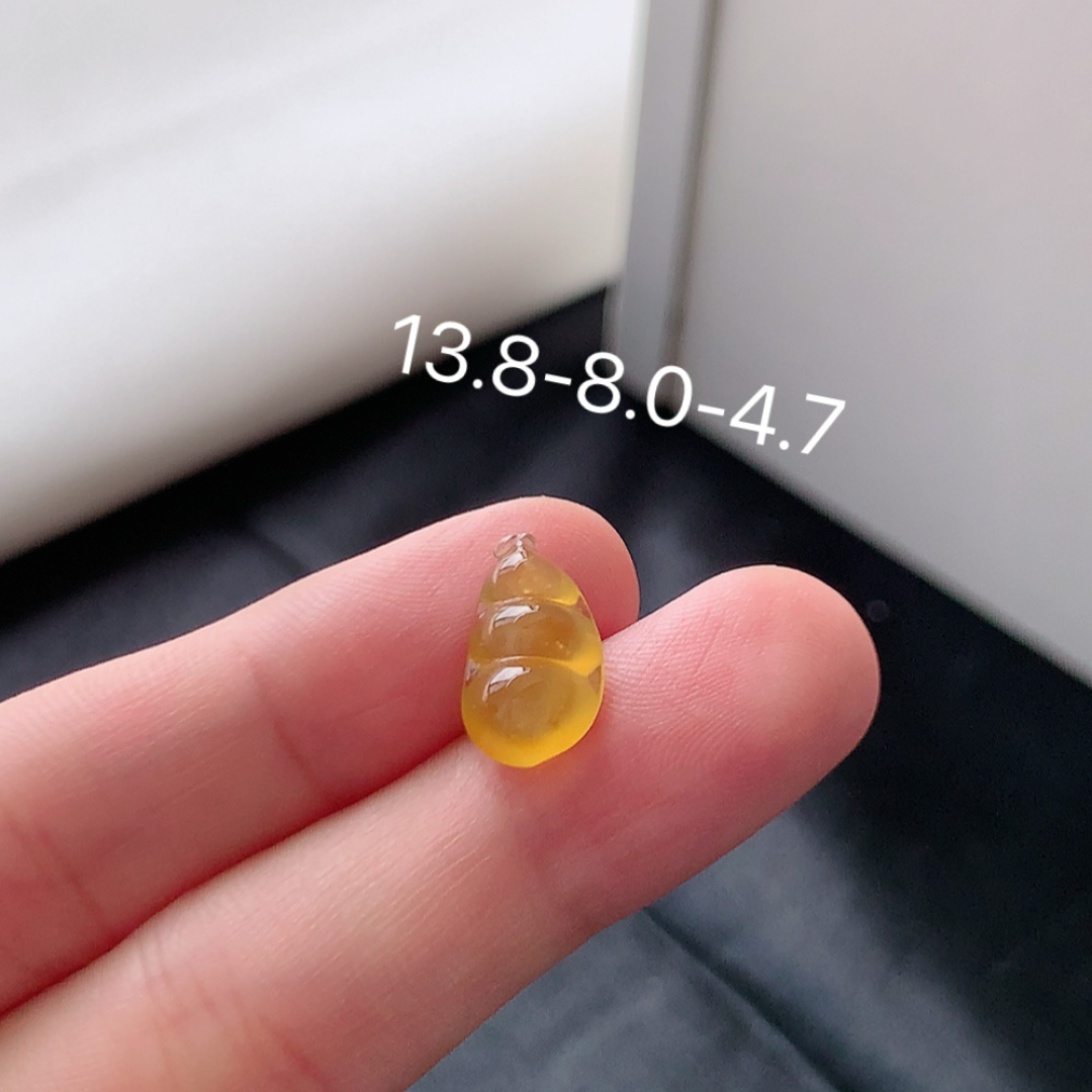 冰黄福豆挂件 冰润细腻  种色饱满佩戴清新迷人 货号98531，13.8-8.0-4.7