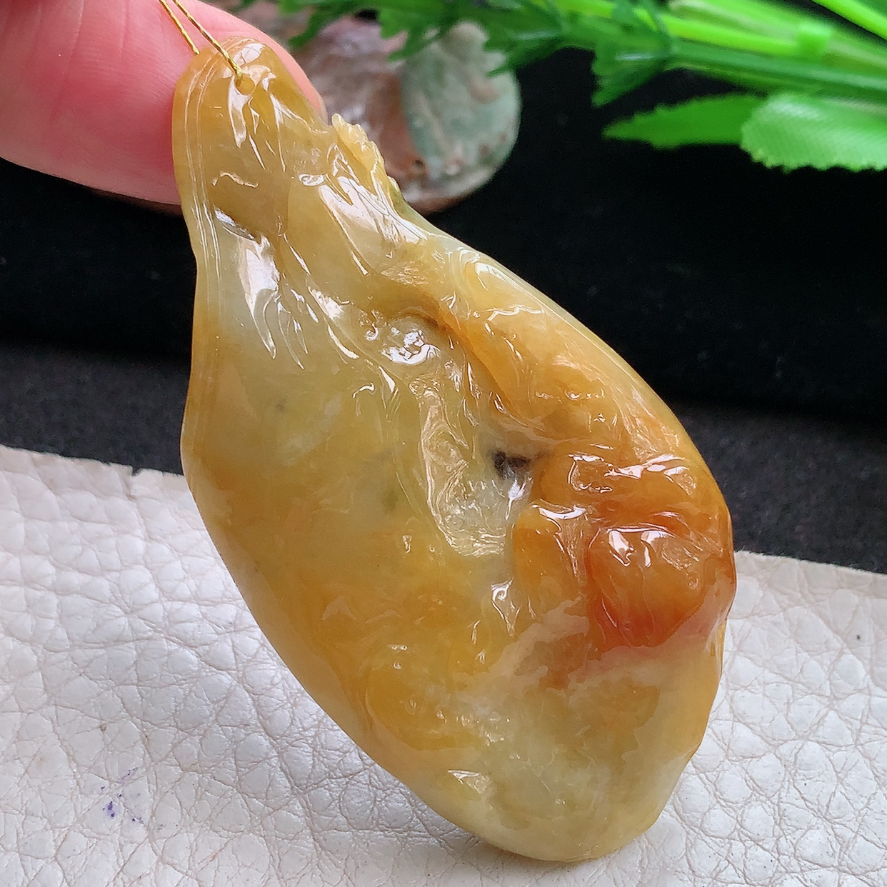 xj实拍66.3*34.2*8.5缅甸翡翠a货随形巧雕福寿有鱼 工作学业双丰收玉吊坠