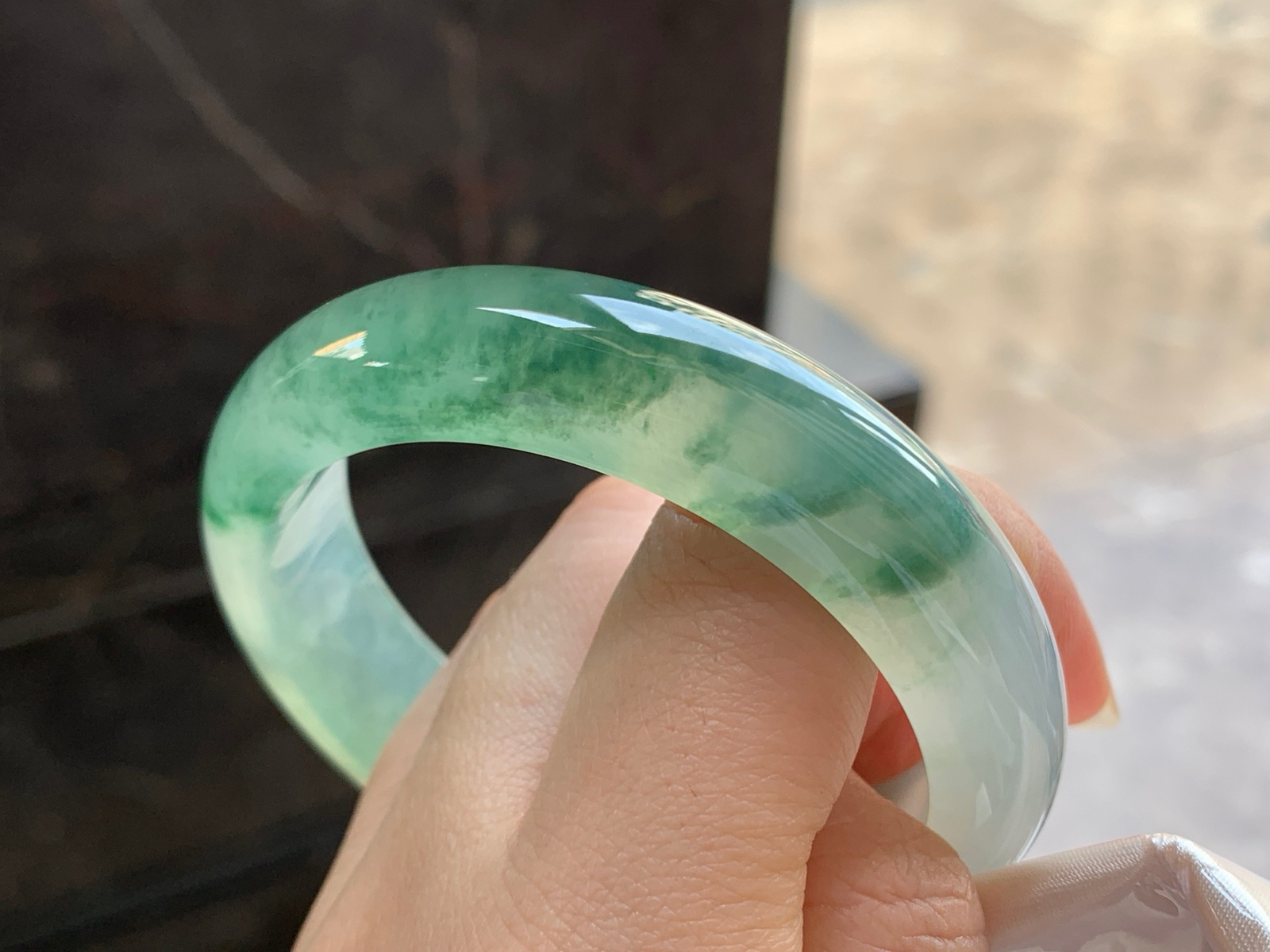 54-14-8.6
冰绿花手镯^_^种水好