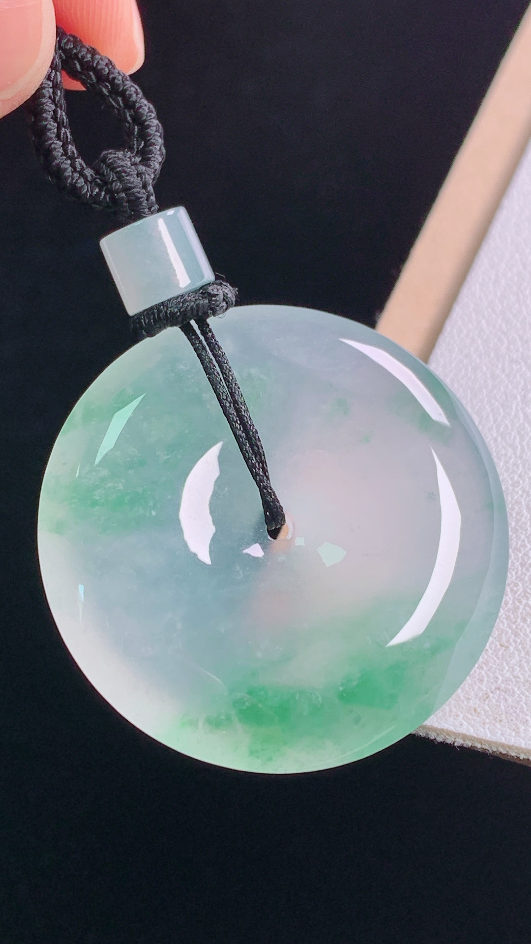 冰种飘花平安扣 种水，花色灵动，胶感荧光，无裂 尺寸:34.3-6.0mm 27