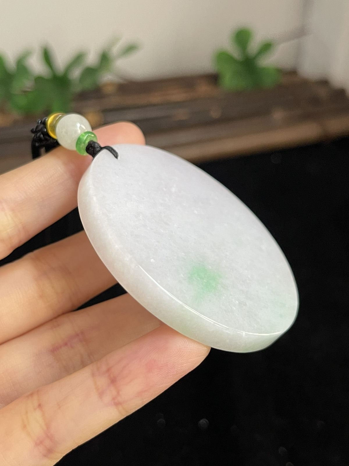 翡翠无事牌，配珠未测