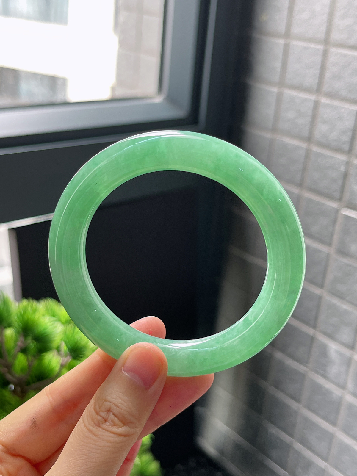 圈口55.2，糯化满绿翡翠圆镯手镯