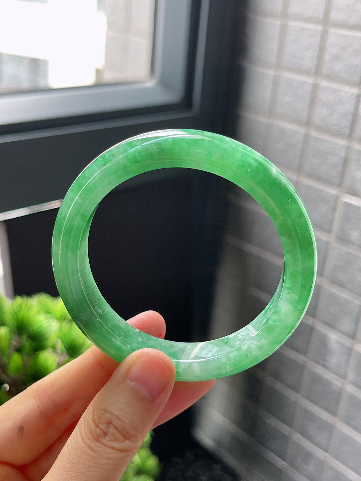 圈口54，糯化满绿翡翠正圈手镯