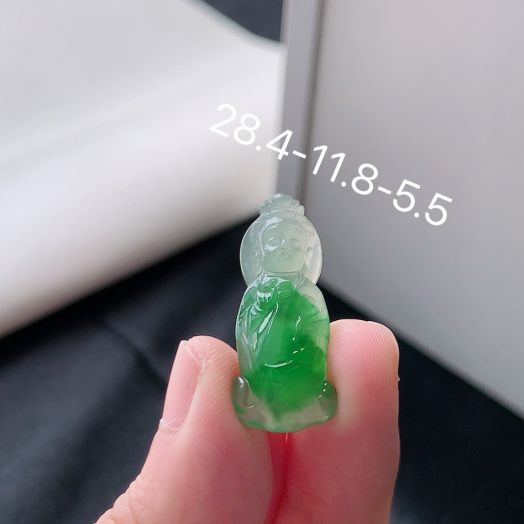 冰飘绿观音挂件 青翠明媚，底子细腻莹润，佩戴优雅气质 货号98531，28.4-11.8-5.5