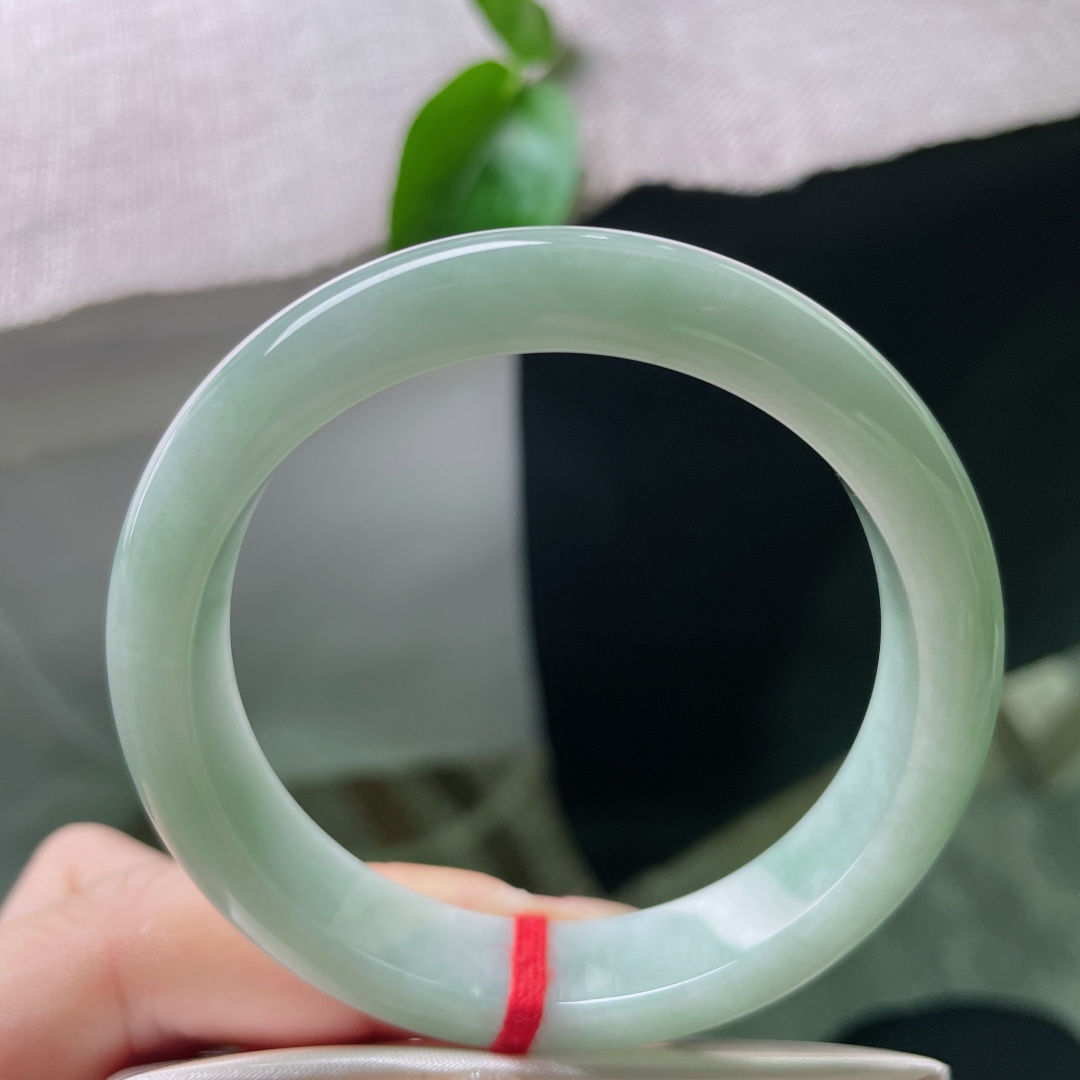 54/11.6/7.5，浅绿底正圈，肉质细腻干净，水头好，素雅不张扬，清新，皮纹，ss47947a