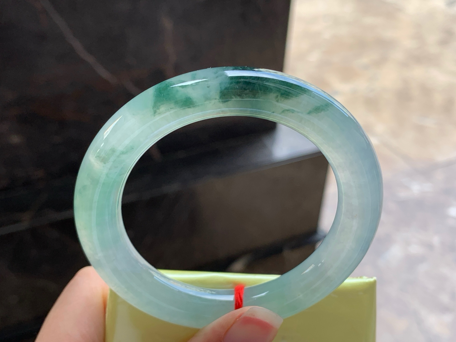 55-11.3
飘花圆条手镯^_^飘花浓郁