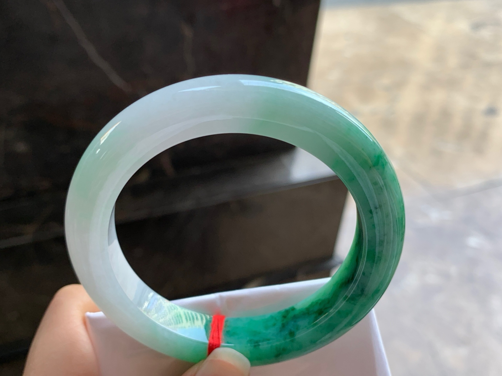 56.5-11.3-10
辣绿色手镯^_^鲜艳