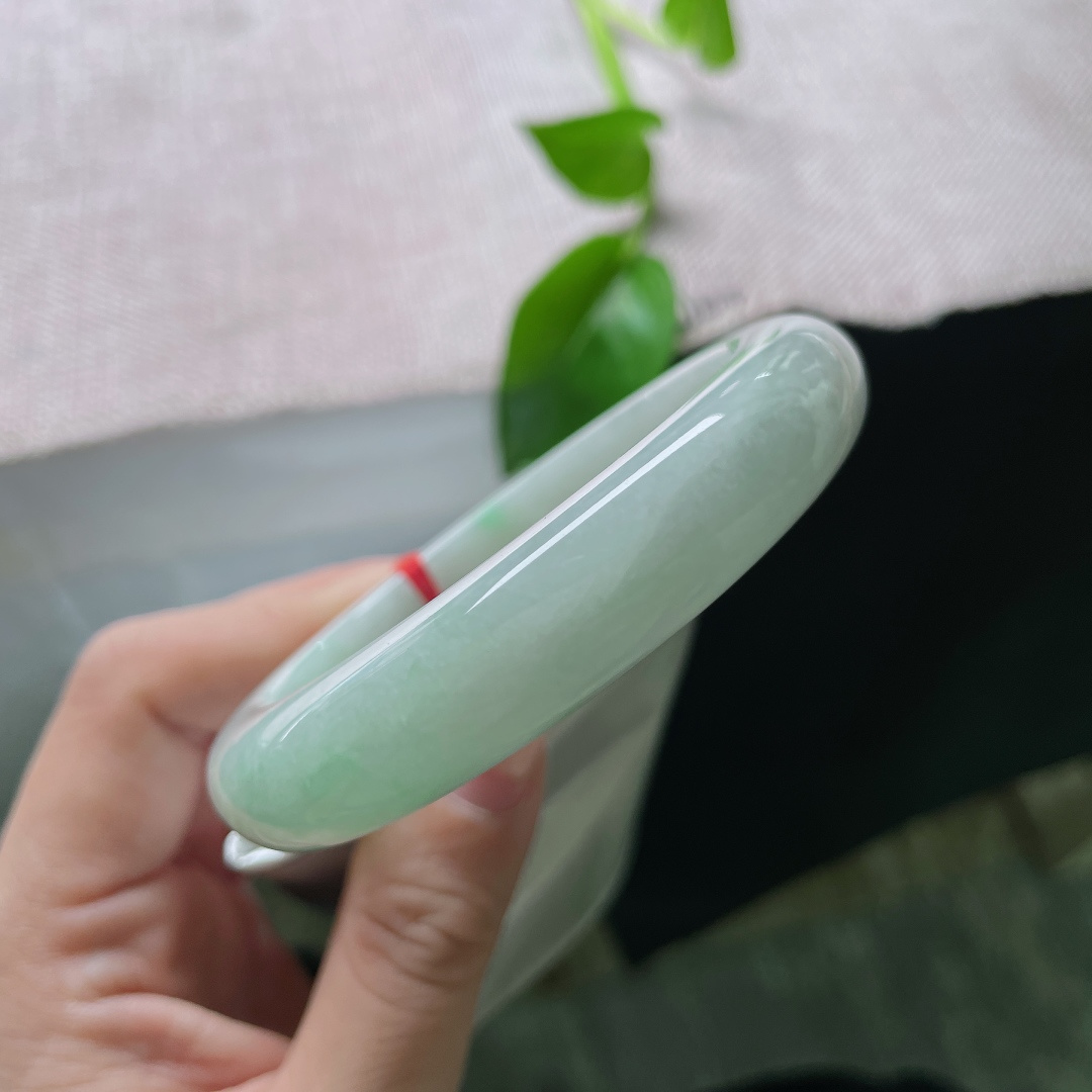 58.7/13.1/9.5，飘绿正圈，水润，细腻，优雅，有纹，雍容华贵，ss51406a