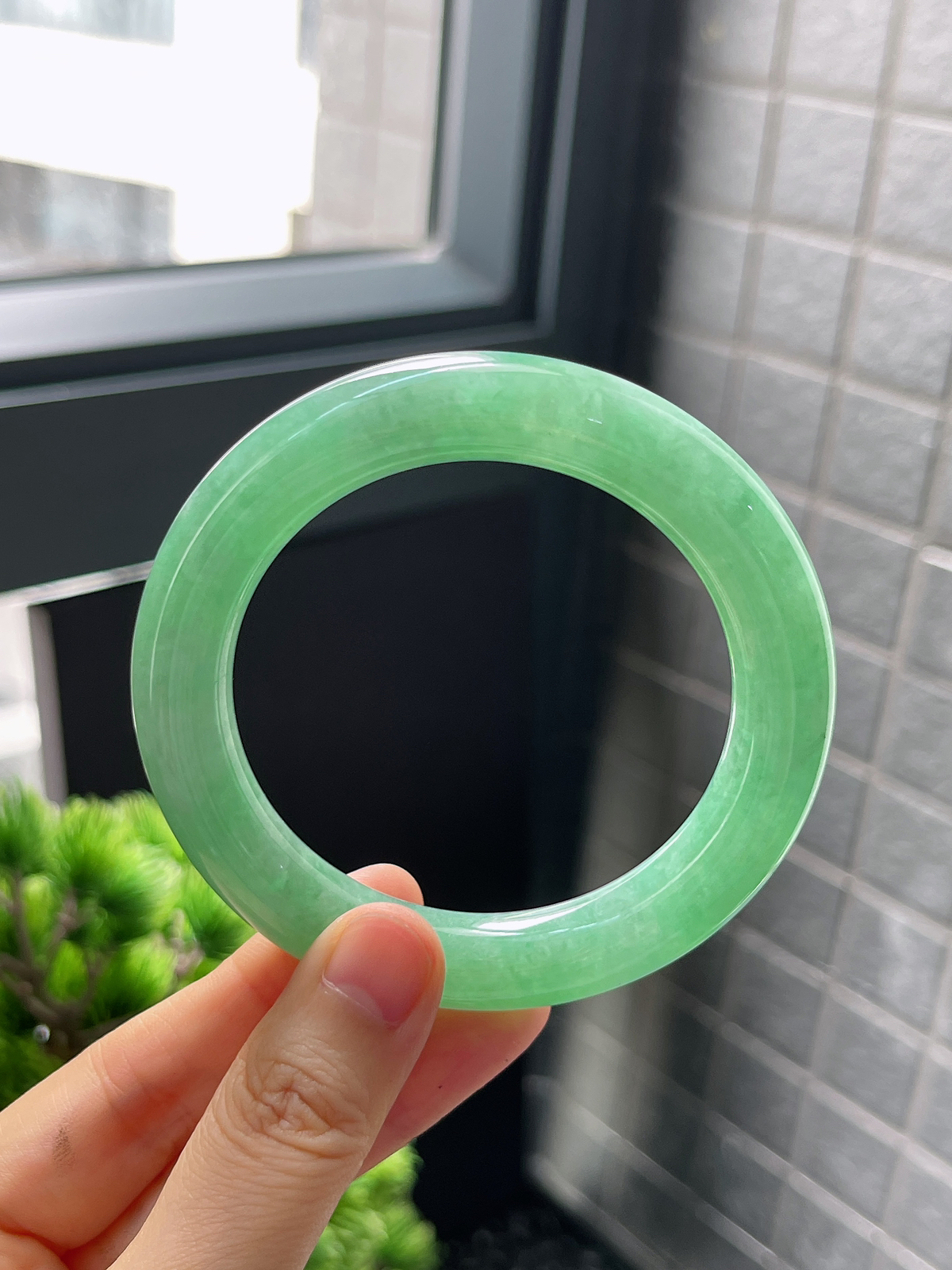 圈口55.2，糯化满绿翡翠圆镯手镯