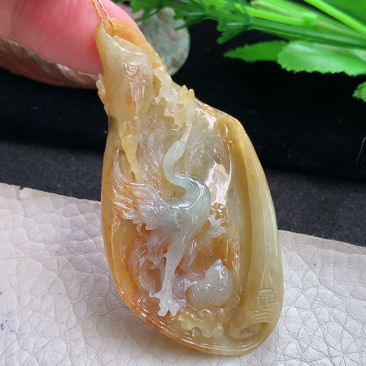 xj实拍66.3*34.2*8.5缅甸翡翠a货随形巧雕福寿有鱼 工作学业双丰收玉吊坠
