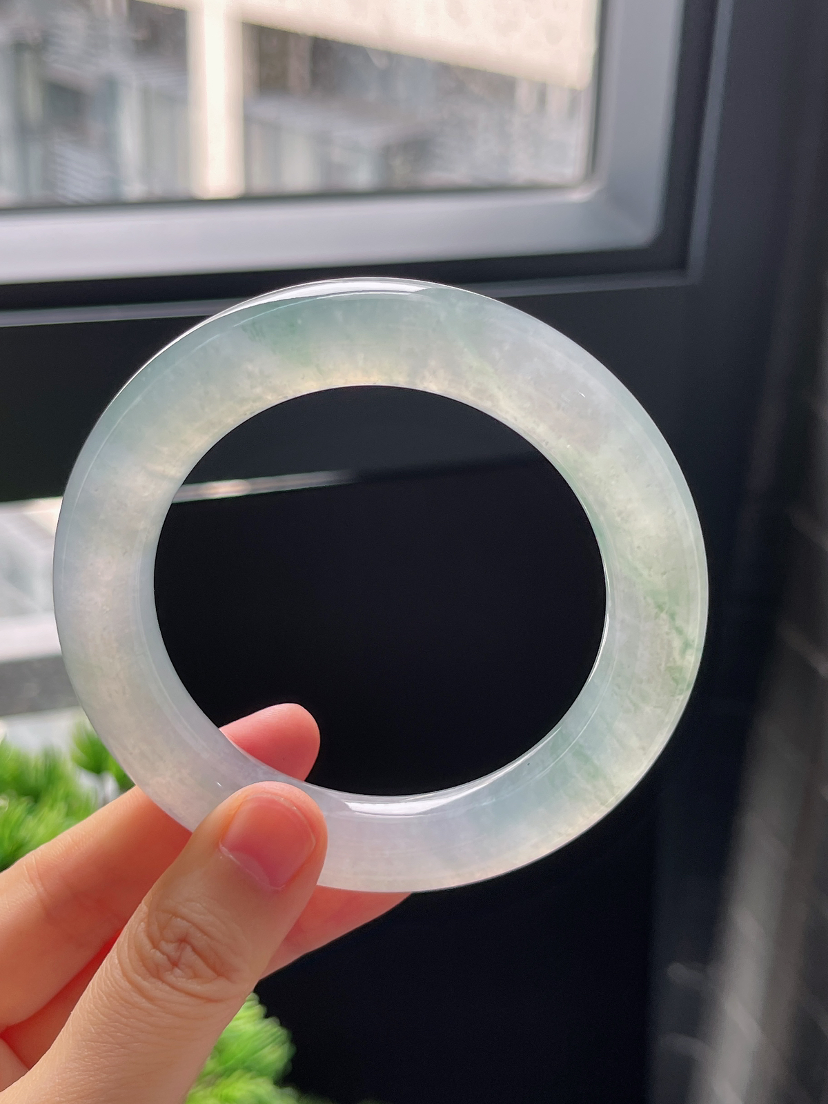 圈口57.6，冰飘花厚装圆条翡翠手镯