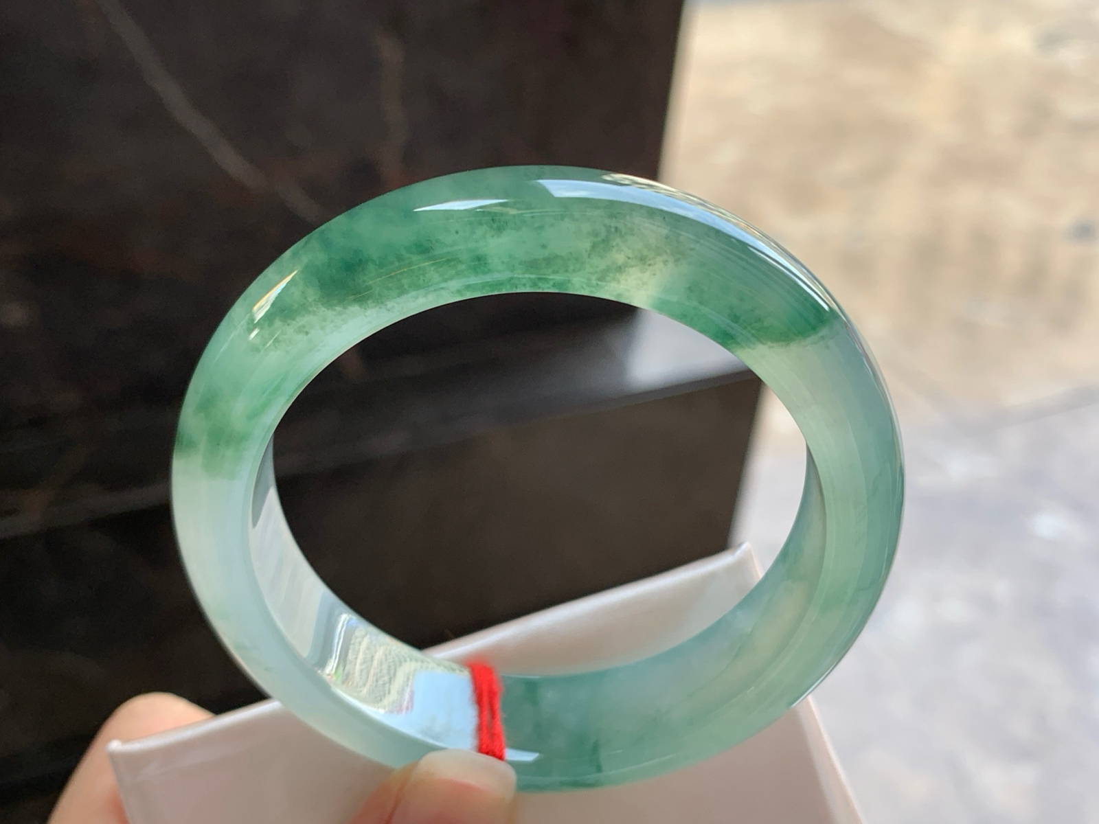 54-14-8.6
冰绿花手镯^_^种水好