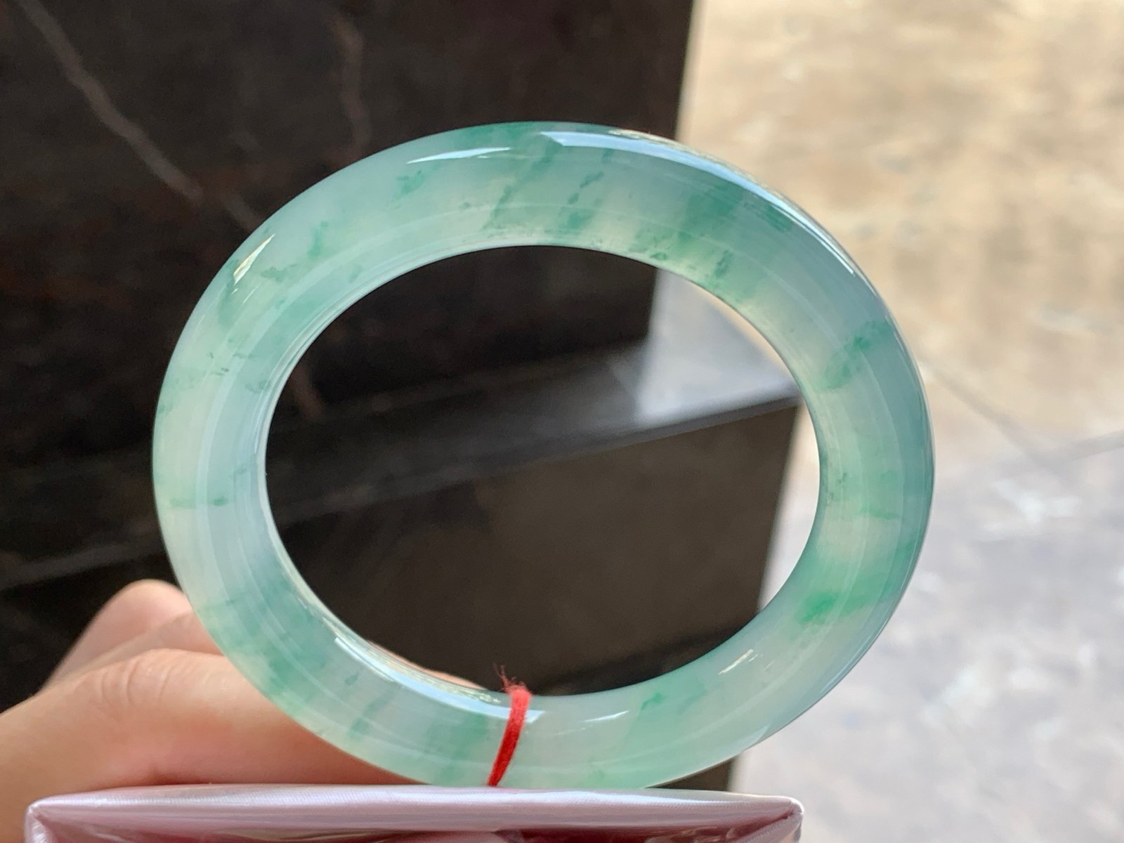 56-11.5
绿花圆条手镯^_^水润冰透 尺寸56