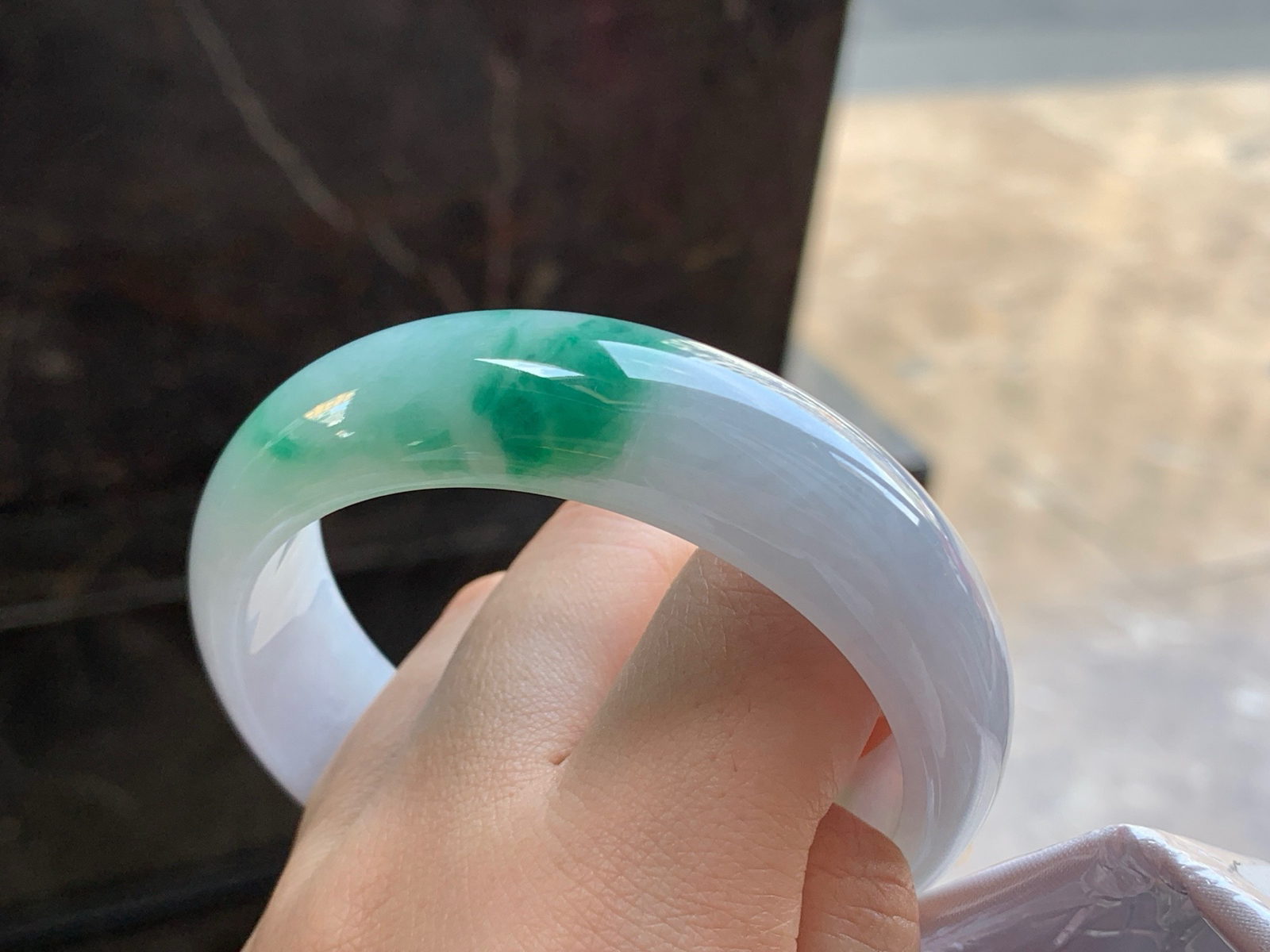 57-17.5-7.8
绿花宽版手镯^_^细腻