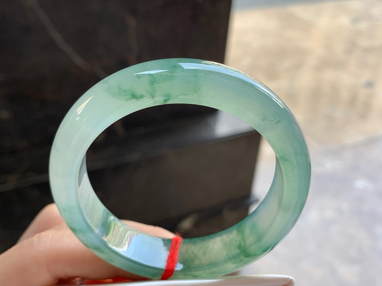54-14-8.6
冰绿花手镯^_^种水好