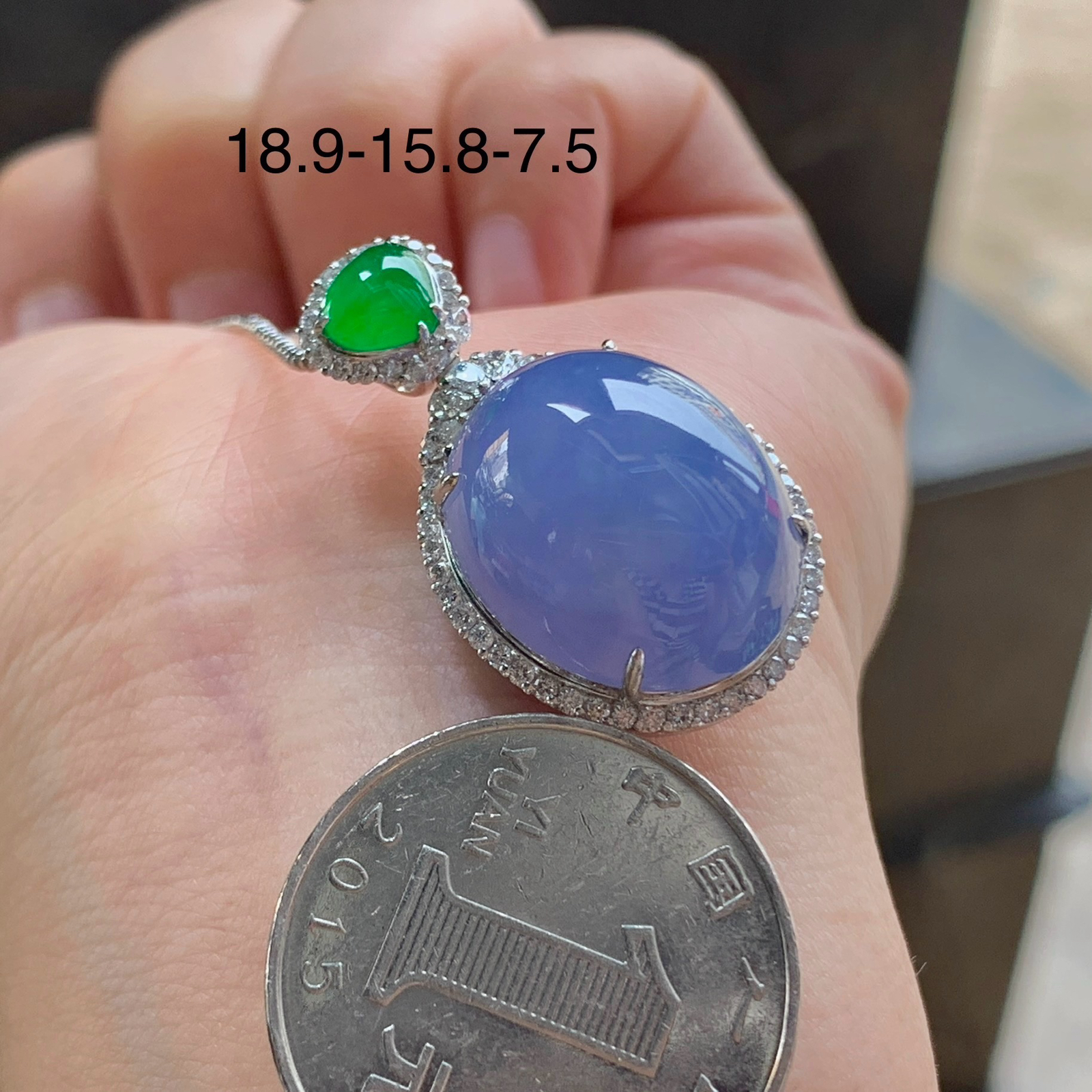 金钻镶嵌紫罗兰吊坠^_^颜色鲜艳 饱满 尺寸18.9