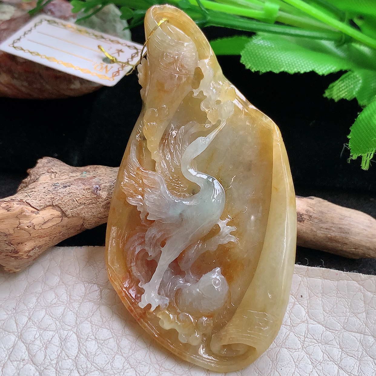 xj实拍66.3*34.2*8.5缅甸翡翠a货随形巧雕福寿有鱼 工作学业双丰收玉吊坠