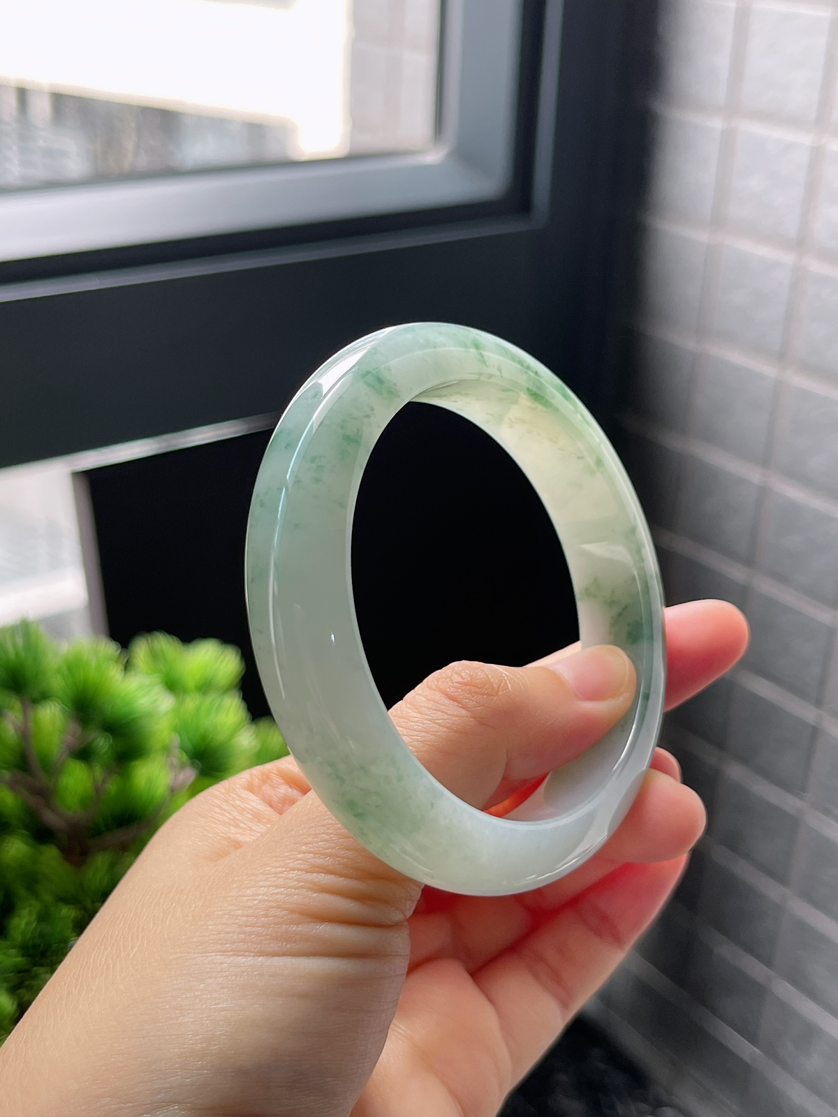 圈口56，冰糯飘花翡翠正圈手镯