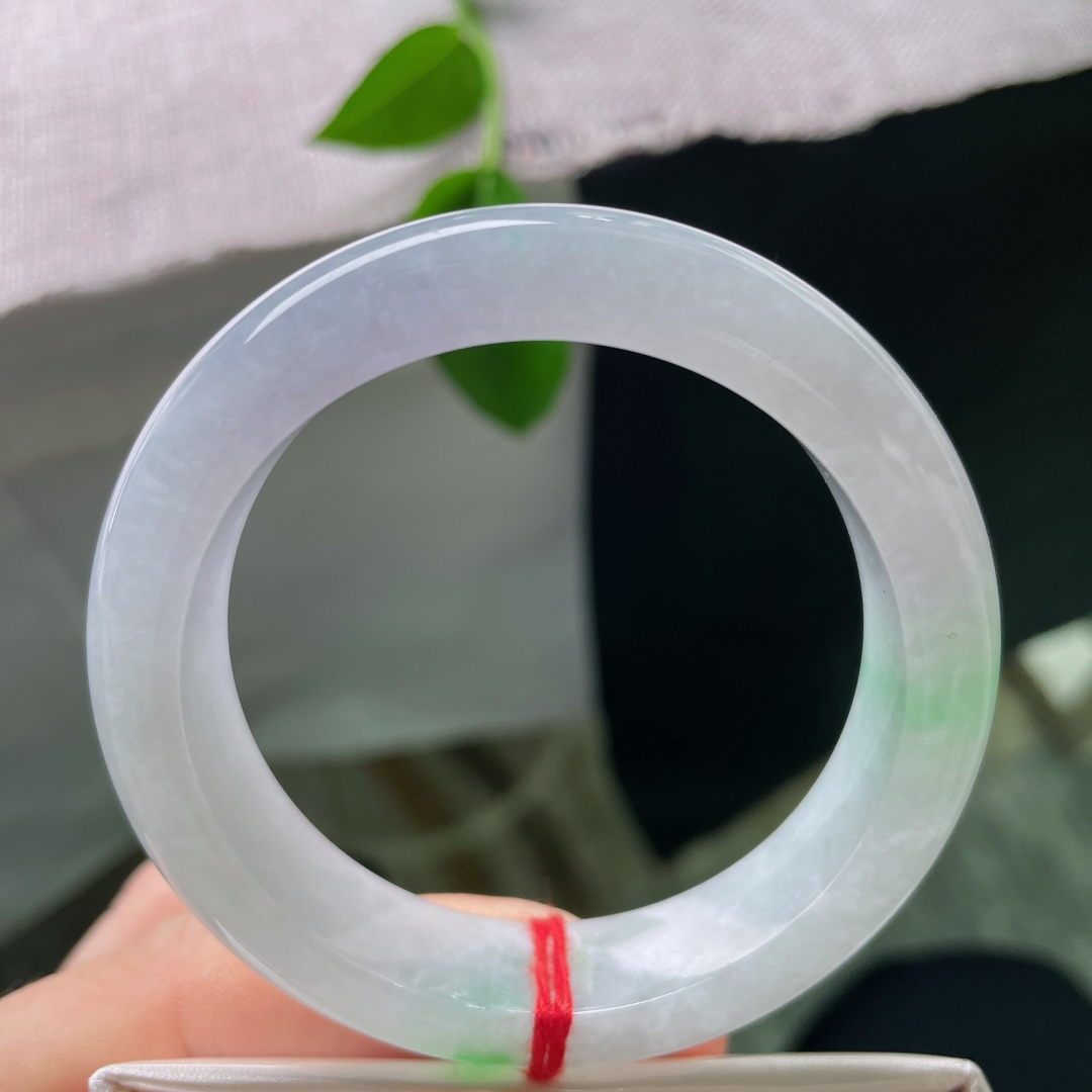 52.6/13.8/8，白底青正圈，宽边大气，水润，清丽脱俗，显贵气，有纹，ss53812a