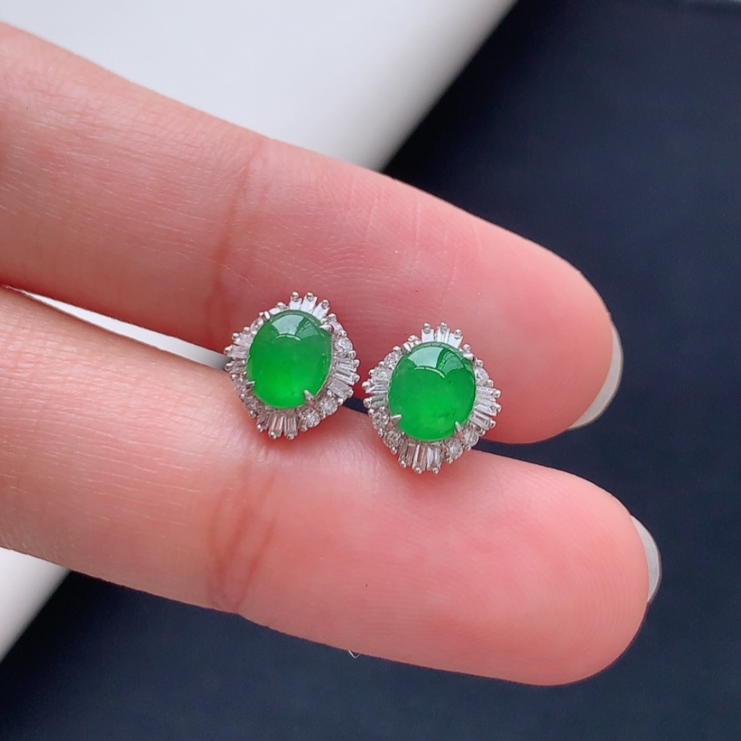 冰阳绿耳钉 色系温婉 饱满圆润，佩戴精致时尚 货号28425，5.9-5.2-1.3