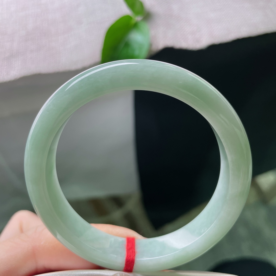 54/11.6/7.5，浅绿底正圈，肉质细腻干净，水头好，素雅不张扬，清新，皮纹，ss47947a