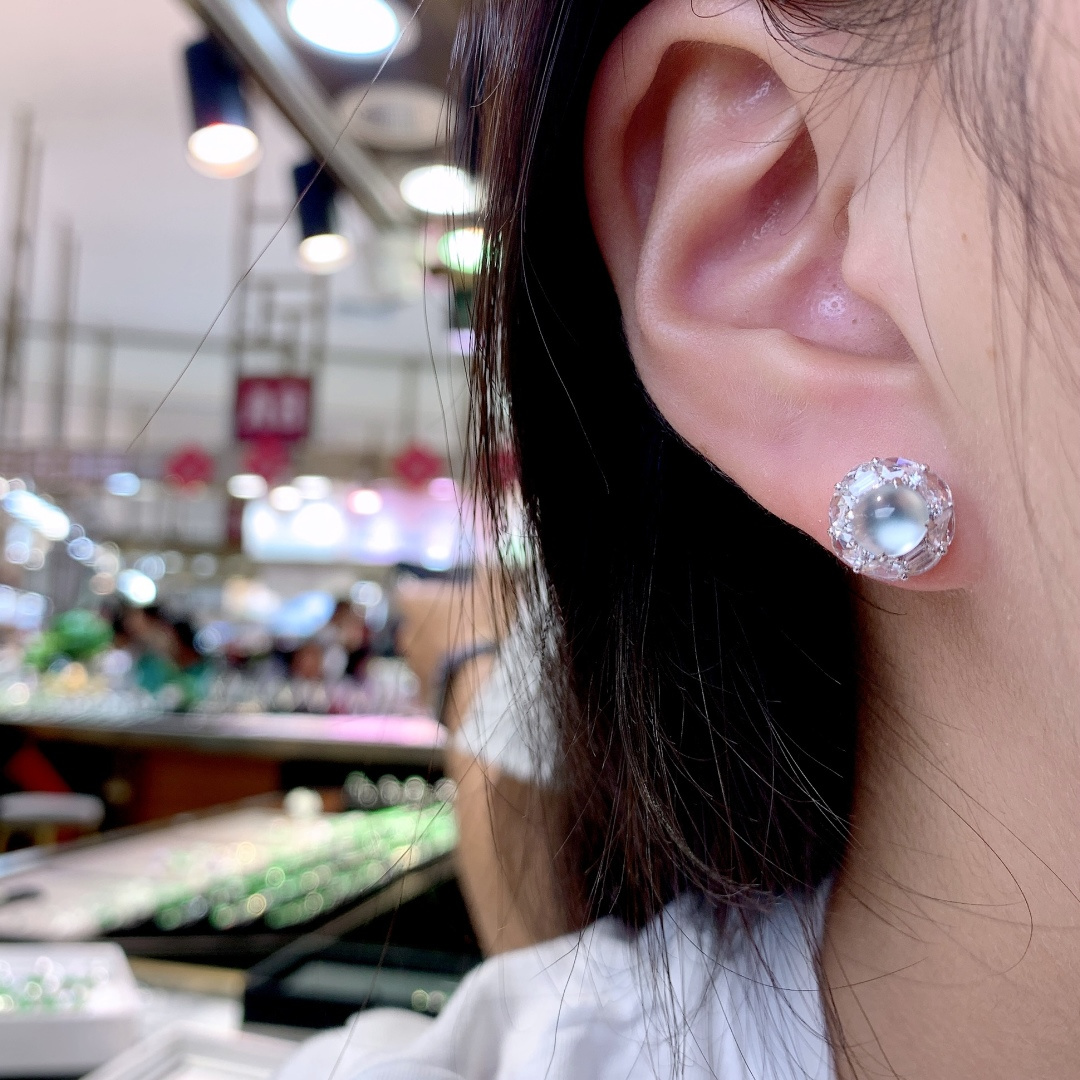 ️高冰蛋面耳钉 18k金钻镶嵌，10.5-10.2-8.3