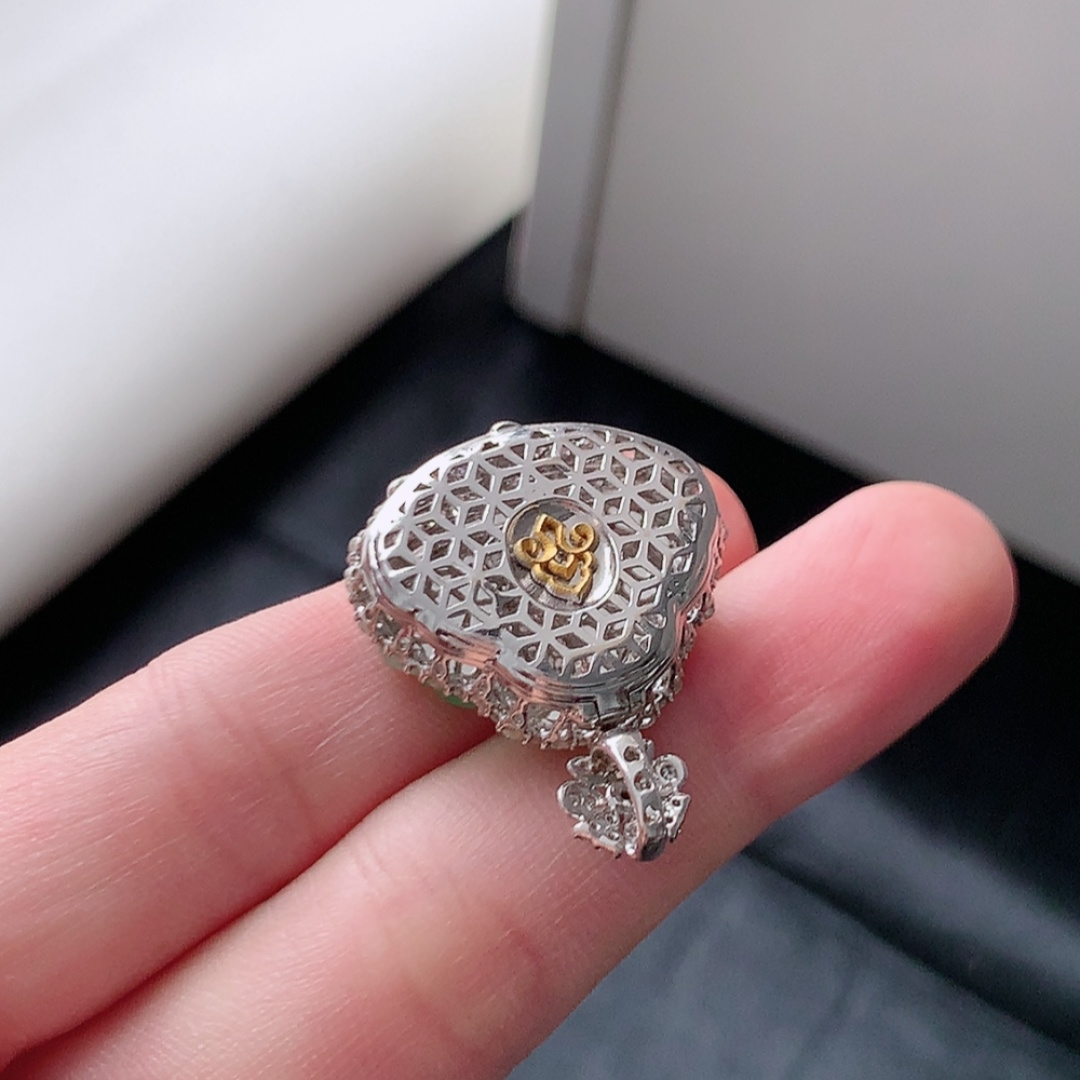 冰飘绿佛公吊坠 品相喜悦，种老水润十足 佩戴精致 货号89530，27.8-23.0-11.6