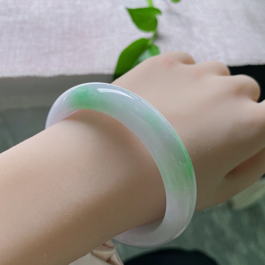 58.6/12.7/8.2，春彩正圈，肉质细腻干净，婀娜多姿，充满韵味，有纹，ss53862a