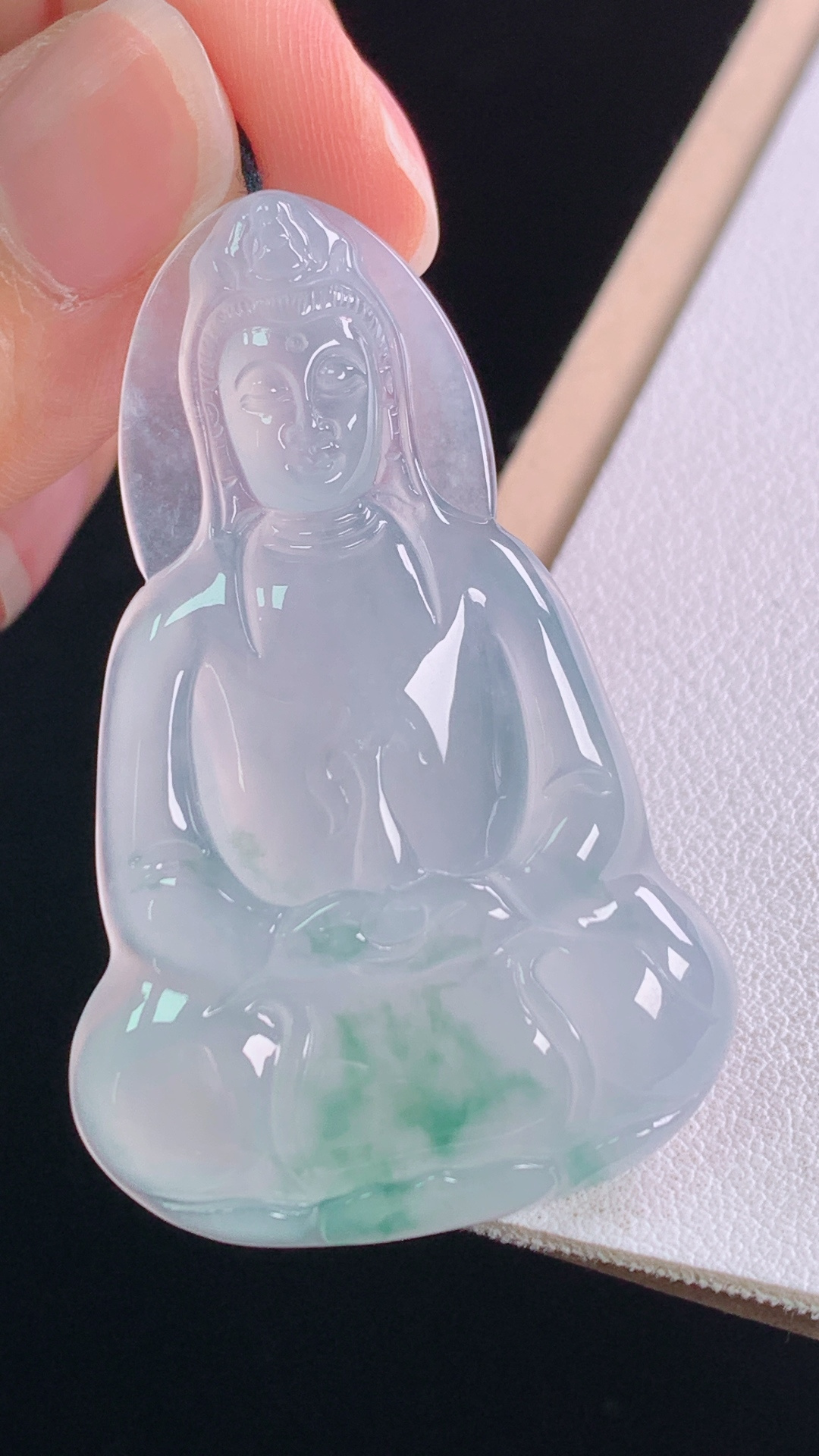 冰飘花观音 花色灵动，冰清玉洁，无裂 尺寸:47.7-30.5-5.6mm 27