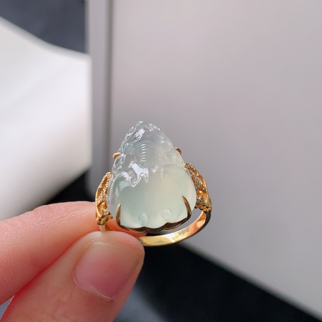 高冰貔貅女戒   水润起光感  无裂饱满   上手优雅时尚 货号28530，17.3-13.7-4.8