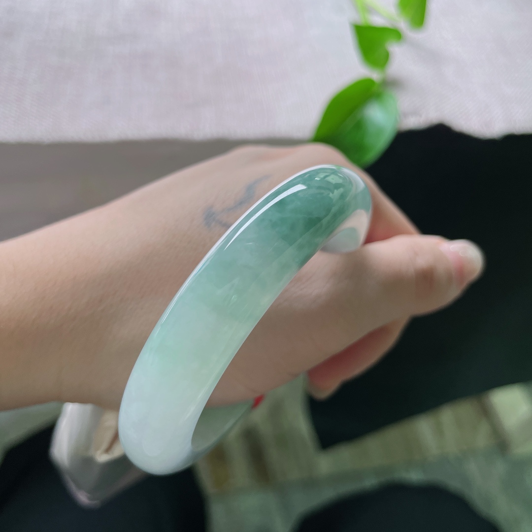 53.8/12.8/9.1，飘绿正圈，点翠千金，冰润通透，种老，熠熠生辉，有纹，ss53815a