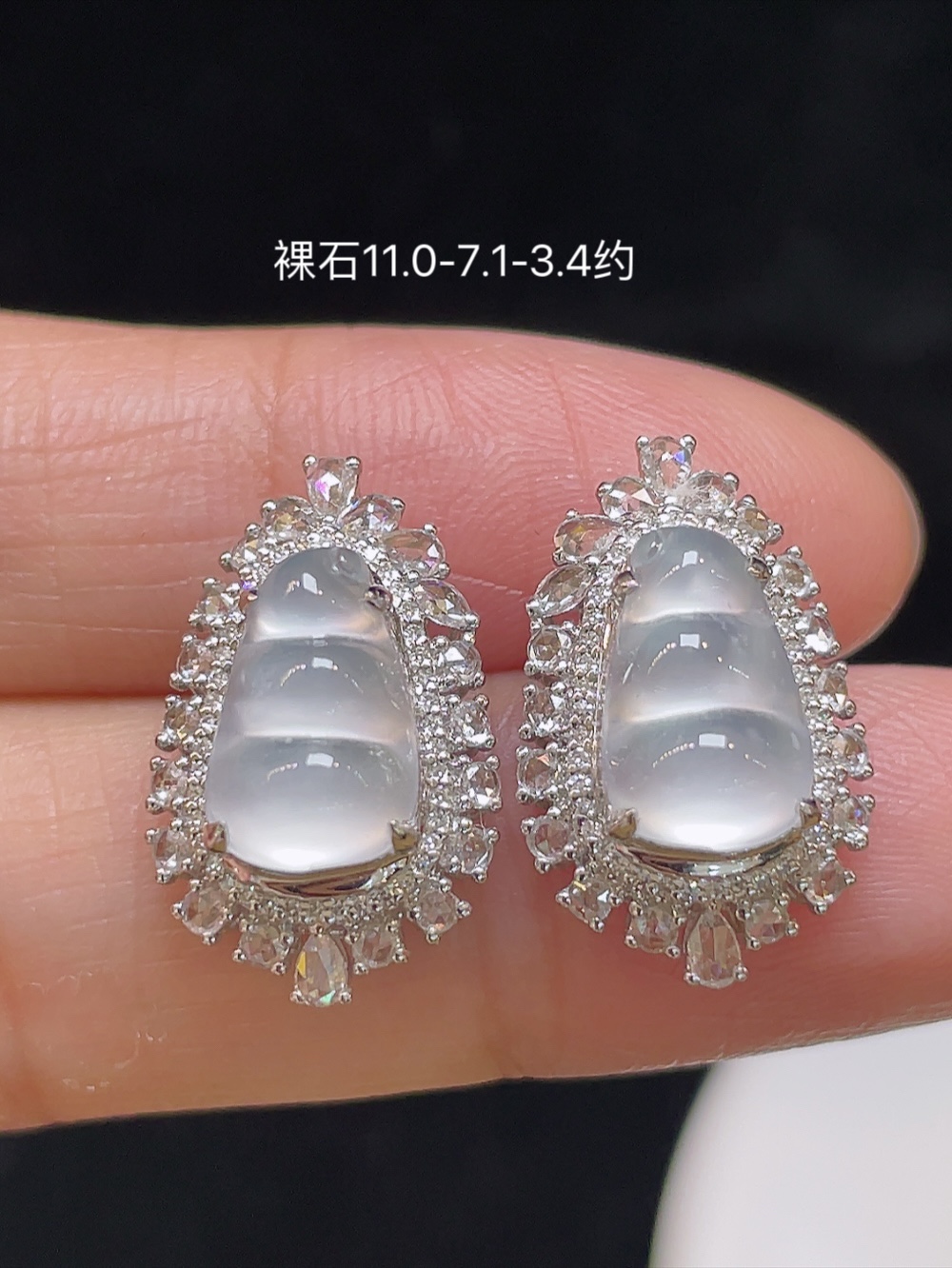 ️【高冰，福豆耳钉】大件饱满，通透水润，玉质细腻，翠色鲜艳，18k金奢华钻石镶嵌️，11.0-7