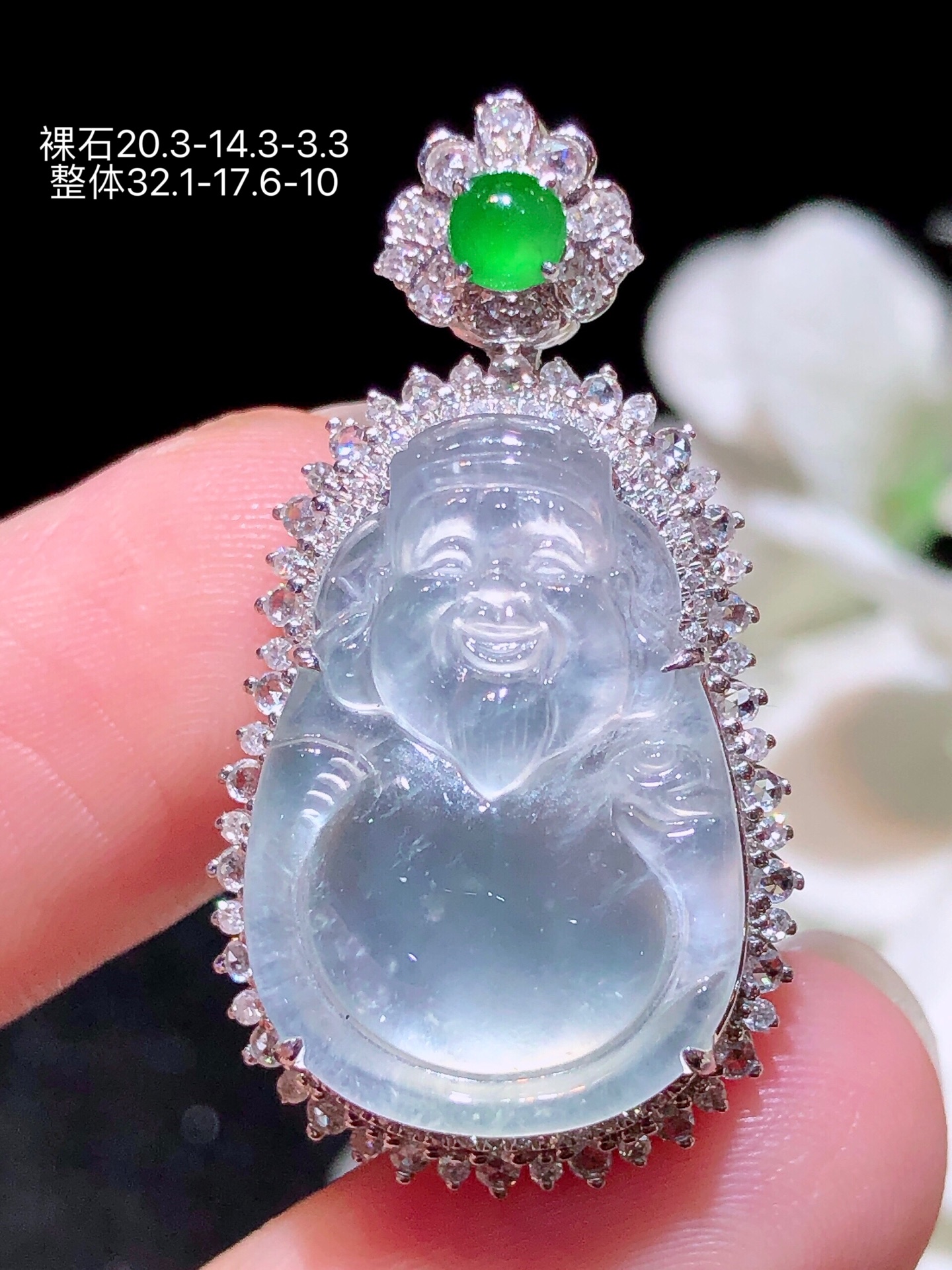 ️18k金镶  茅台白财神爷吊坠  无裂 水润色艳 品相佳 配送银链苹果拍摄，实物更好看，20.3