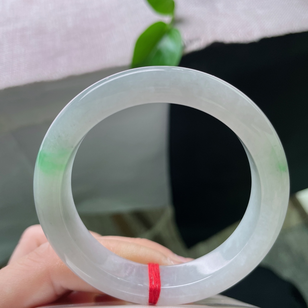 51.8/12.1/8.1，飘绿正圈，柔润透亮，种老，料子细腻，温柔雅致，有纹，ss53787a
