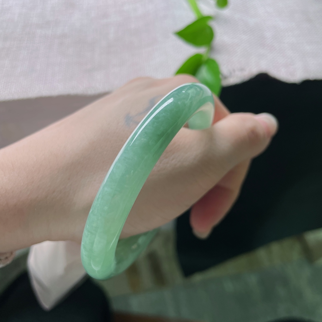 55/9.8，绿圆条，水润，优雅，春色满园，生机勃勃，ss53875a