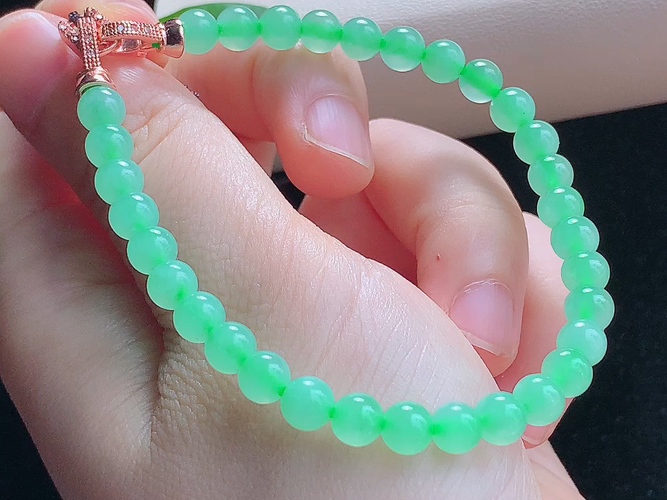 ️ 圆珠手串，度高，尺寸取一5.6mm，包A附证书