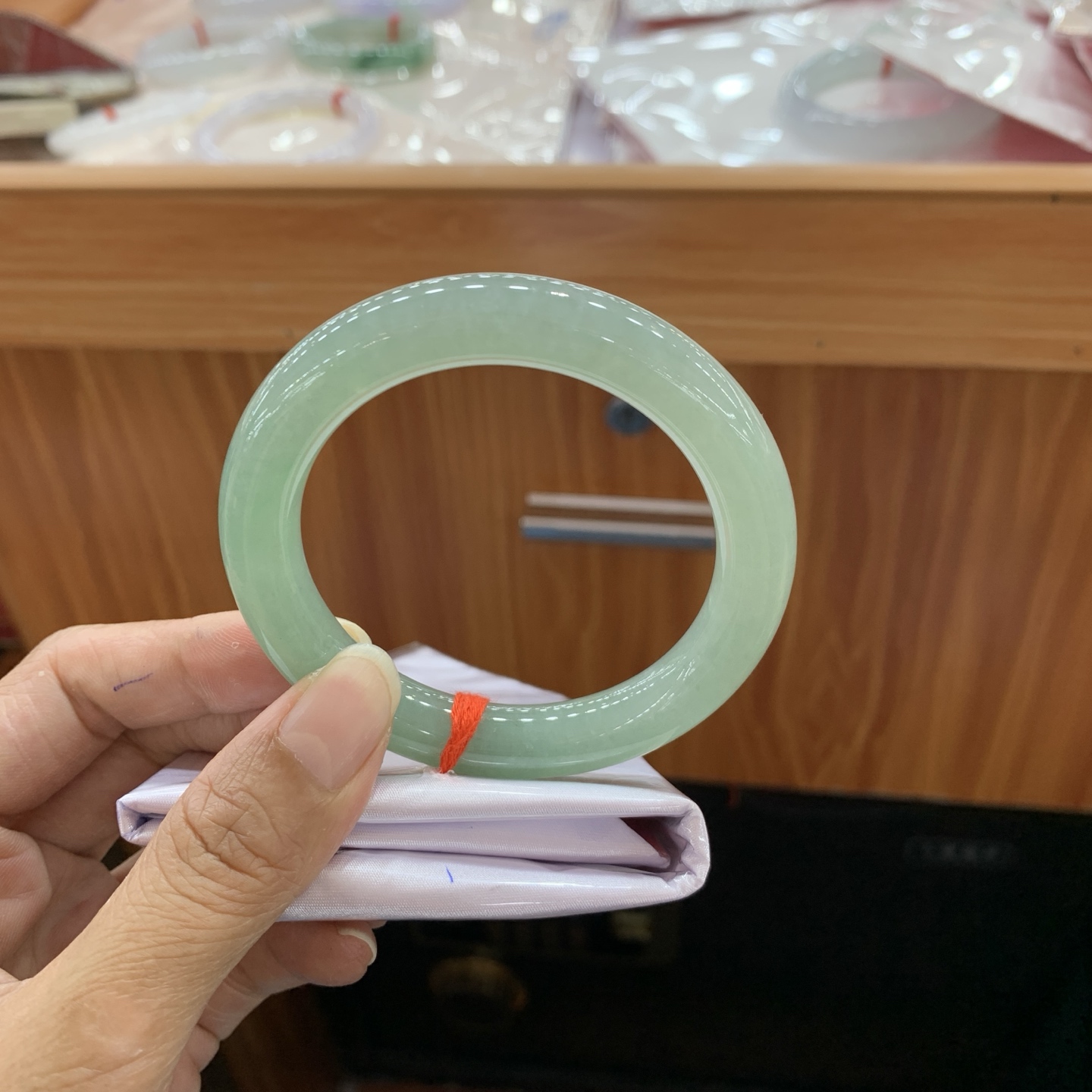 油绿圆条翡翠手镯 54.7-10.4-10.1