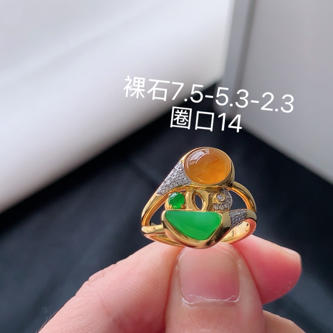 冰阳绿黄女戒。莹莹青翠，种老无裂水润，佩戴温婉优雅 货号41531，7.5-5.3-2.3
