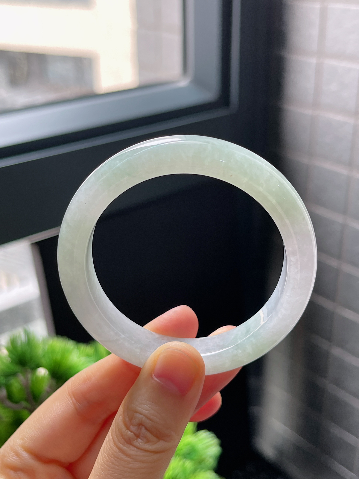 圈口50.5，冰糯浅绿色小圈口正圈翡翠手镯