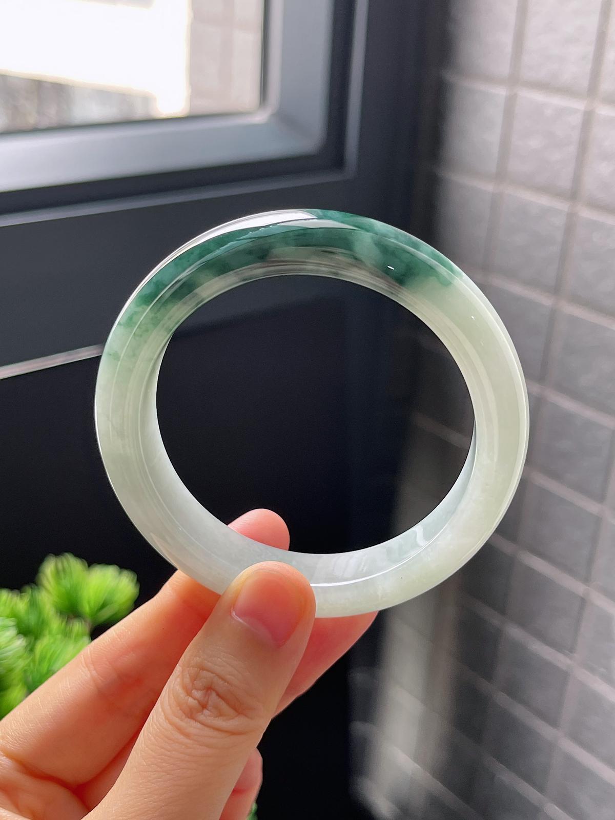 圈口53.6，糯化飘花翡翠手镯