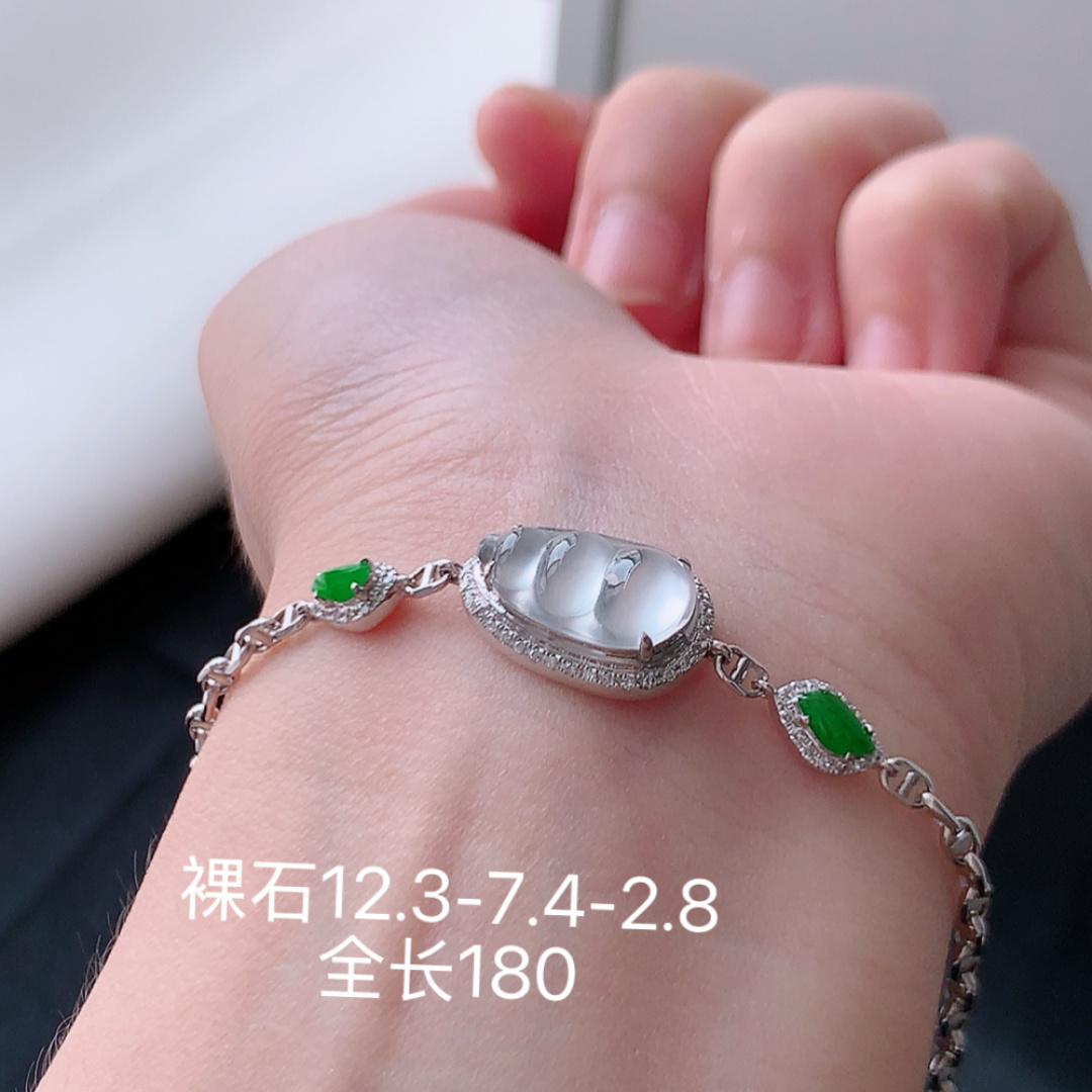 福豆手链 ，底子细腻，品相喜悦，佩戴时尚大方 货号49531，12.3-7.4-2.8