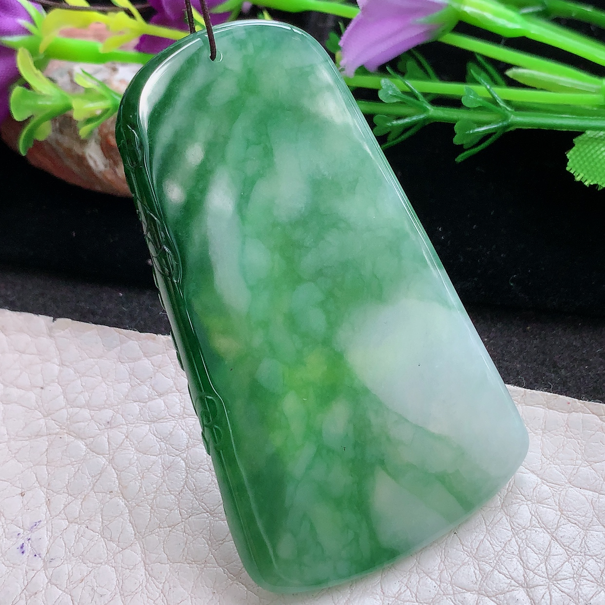 lz实拍65*38*5.6天然缅甸翡翠冰飘花普贤菩萨 生肖守护神玉吊坠 玉挂件